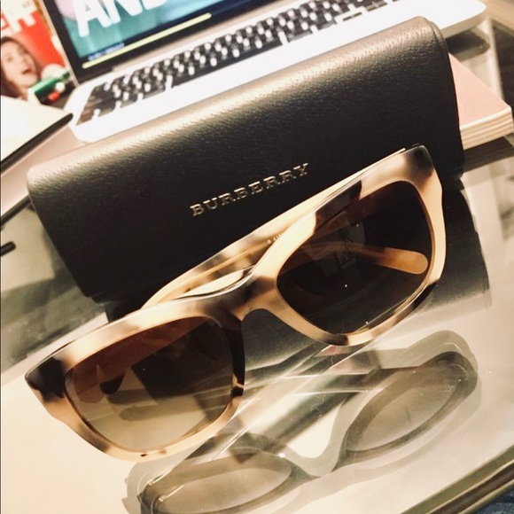 Burberry Sunglasses - Picture 1 of 1